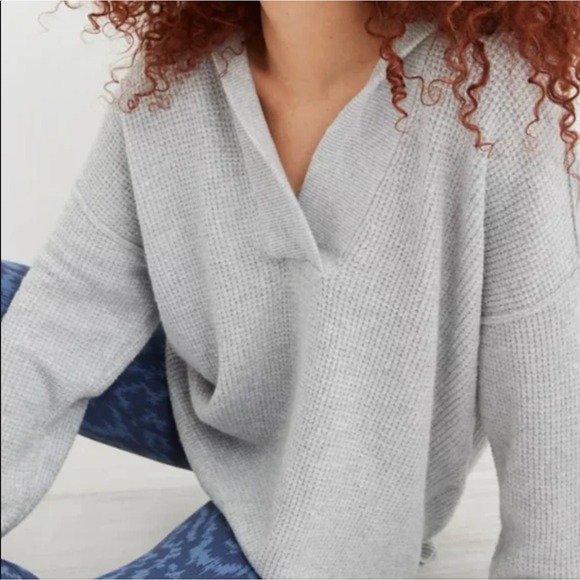 aerie Sweaters - Aerie Womens Cozy Up Waffle Knit Hooded V-Neck Pullover Size XS Grey Comfy